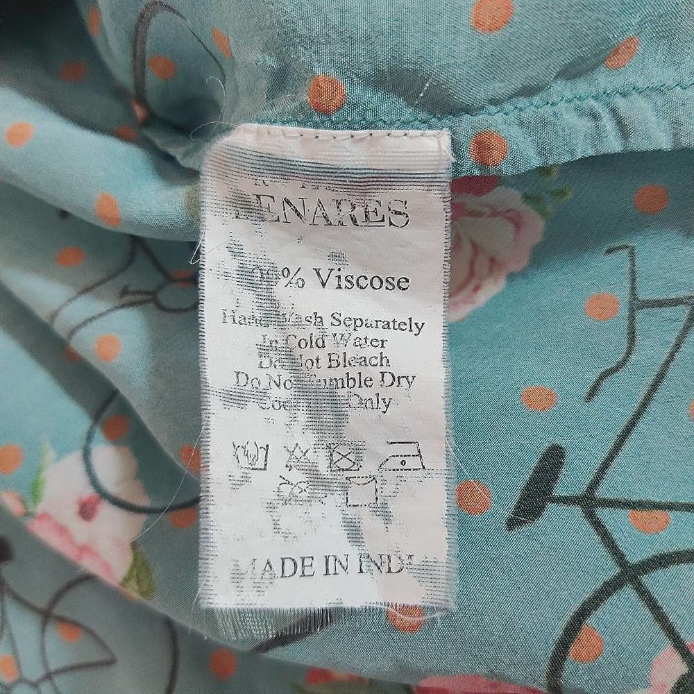 Benares bicycle floral split V-neck button front blouse sz L - Picture 8 of 8